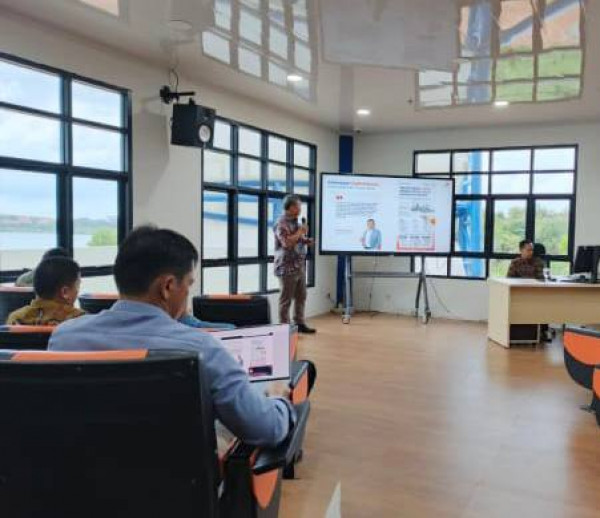 Membangun Generasi Digital, GM Telkom Riau Berbagi Ilmu dengan Mahasiswa UMRAH