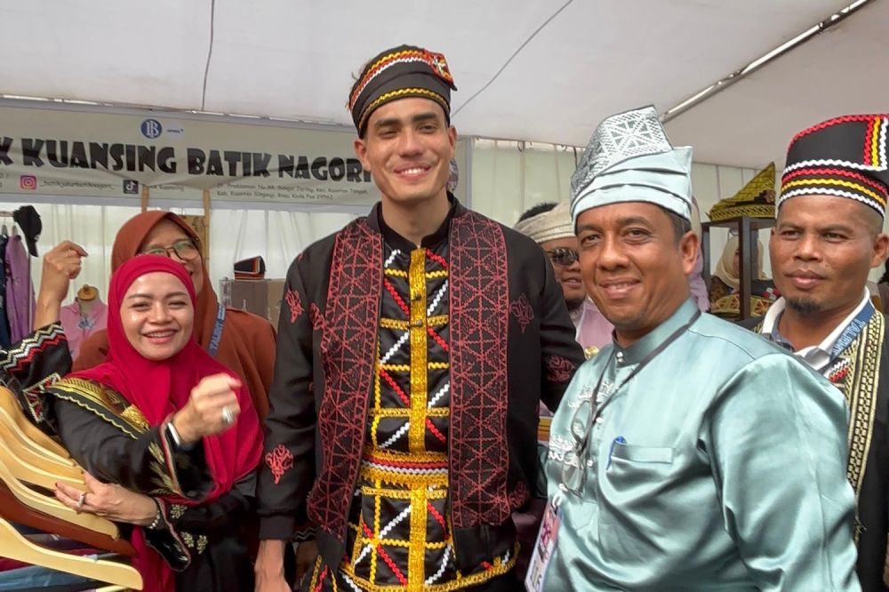 Aktor & Influencer Malaysia Aisar Khaled Ramaikan Festival Pacu Jalur 2025