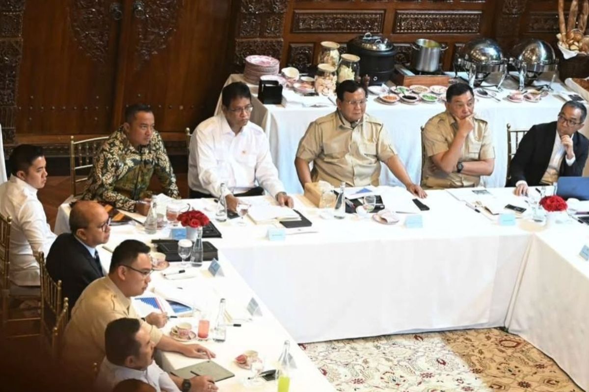 Prabowo Perintahkan Kemendikti Siapkan 2.000 Orang untuk Bekerja di Sektor Strategis Secepatnya