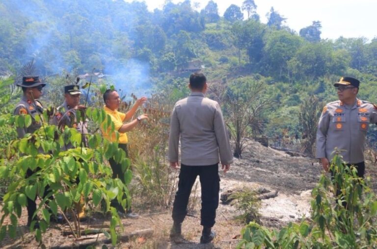 kapolres-kampar-turun-tangan-padamk
