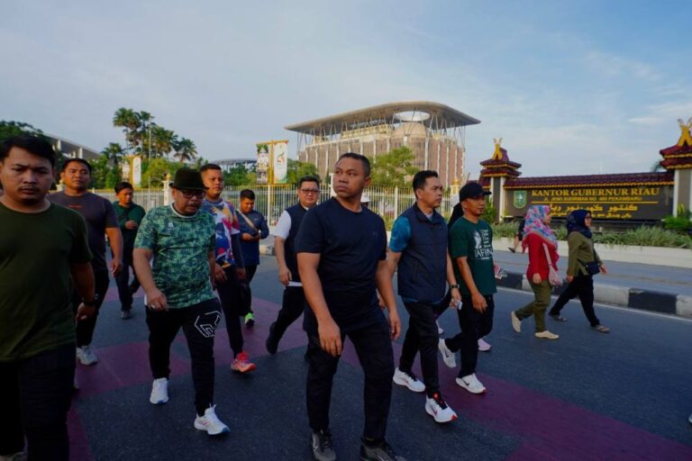 sambil-olahraga-gubri-wahid-cek-la