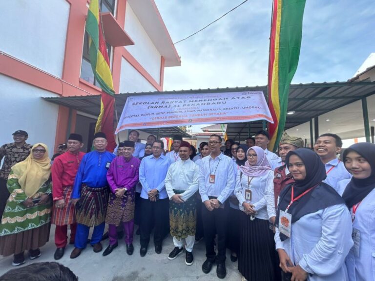 resmikan-sekolah-rakyat-gubri-pu