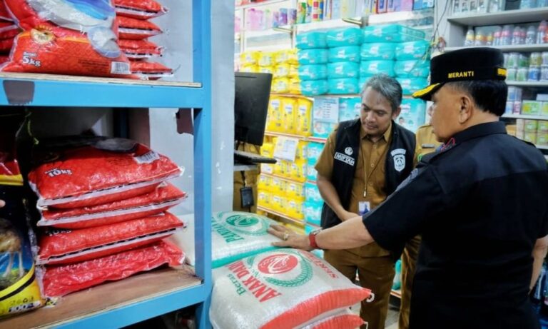 tinjau-sejumlah-titik-distribusi-b