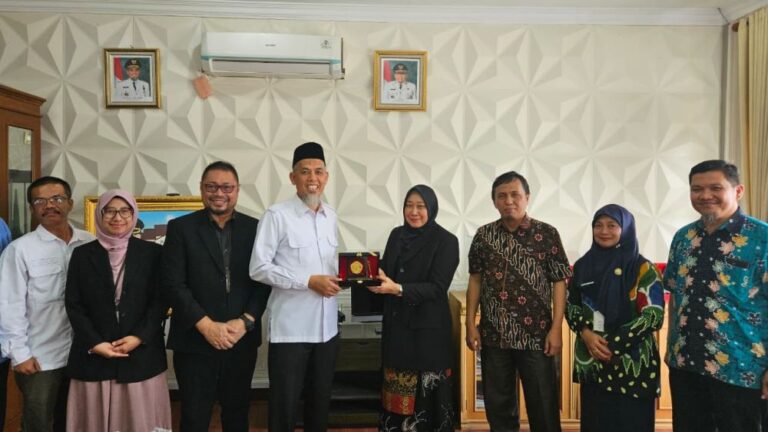 perkuat-kerja-sama-unri-dan-pemko