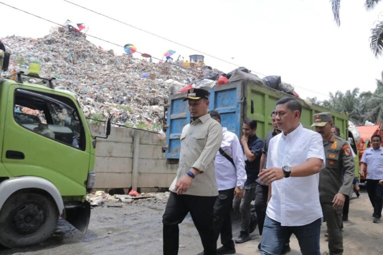 wali-kota-pekanbaru-ingatkan-camat