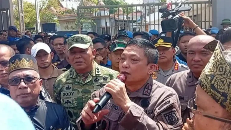 Aksi_Unjuk_Rasa_di_Kejati_Riau_Pertemuan_Tertutup_Kajati_dan_Perwakilan_Massa_Aksi_TNTN