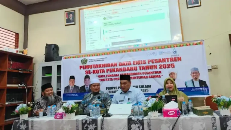 Peringatan_Tegas_Kemenag_Pekanbaru_Tak_Perbarui_Data_EMIS__Ponpes_Siap_Terima_Resiko