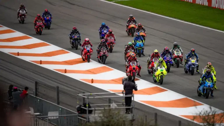 Balapan-sprint-race-MotoGP-Valencia-2025