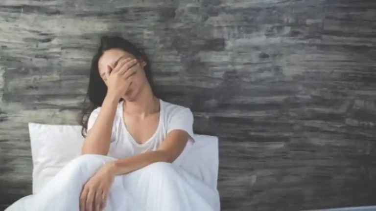 Ilustrasi-post-holiday-blues-kondisi-emosional-usai-liburan-berakhir