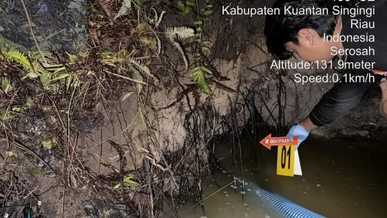 Pekerja-PETI-di-Desa-Jake-kuansing-tertimbun-longsor