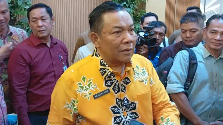 Plt_Gubenur_Provinsi_Riau_SF_Hariyanto_06112025