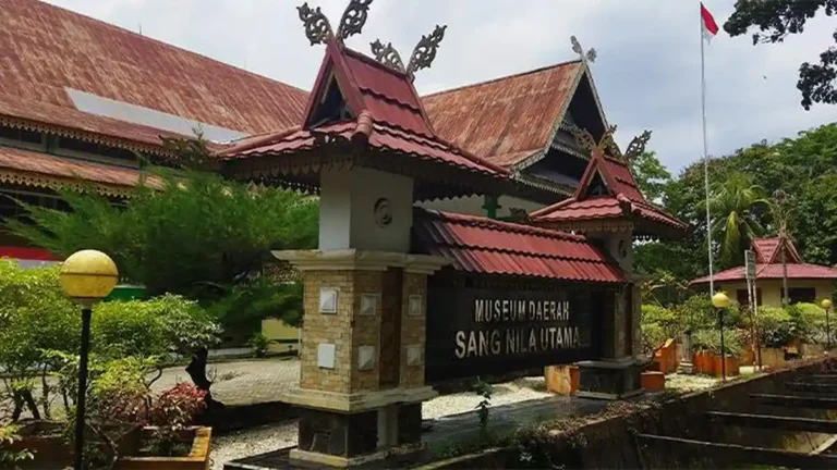 Selamat_Hari_Museum_Nasional_Sang_Nila_Utama_Keberadaanmu_Warisan_bagi_Anak_Cucu