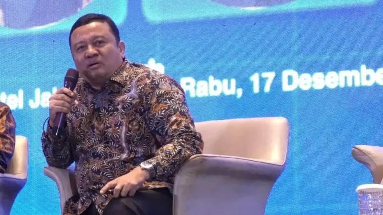 VERIFIKASI-BIOMETRIK-SIM-CAR-Direktur-Jenderal-Ekosistem-Digital-Komdigi-Edwin-Hidayat-Abdullah