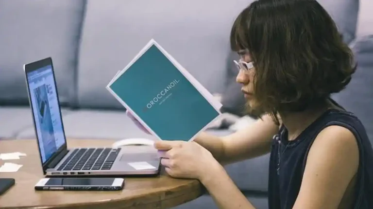 internet-browsing-dan-membaca-buku-ini