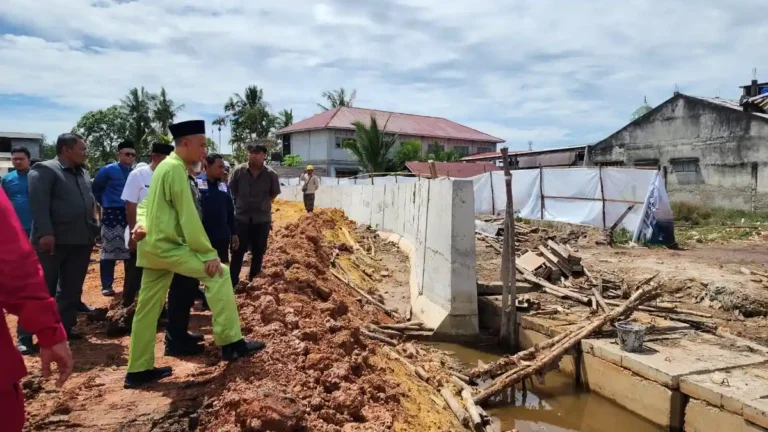 proyek-di-dumaiWali-Kota-Dumai-Paisal-kembali-mengintruksikan