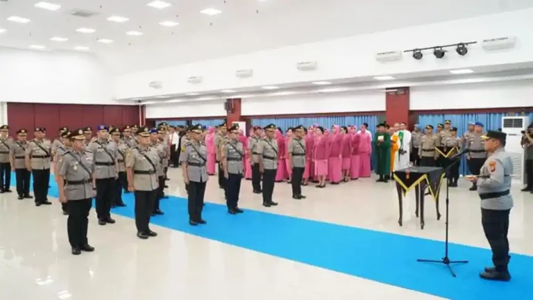 Sertijab-sejumlah-pejabat-utama-dan-Kapolres-di-jajaran-Polda-Riau