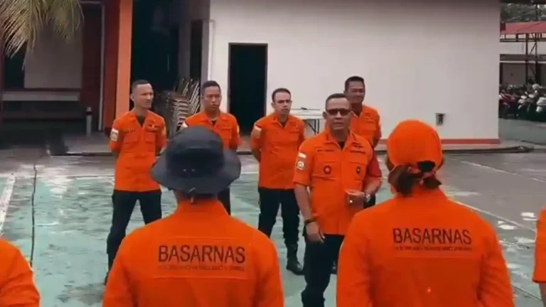 basarnas-pekanbaru-kirim-tim-bantu-banjir-sibolga-sumut