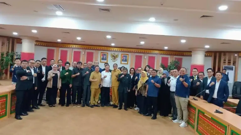 Rombongan-PHRI-datangi-DPRD-Riau