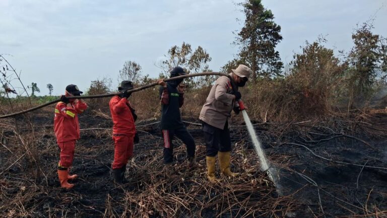 Benteng Kesehatan Riau: Diskes Kerahkan Tim EMT Gempur Dampak Asap Karhutla