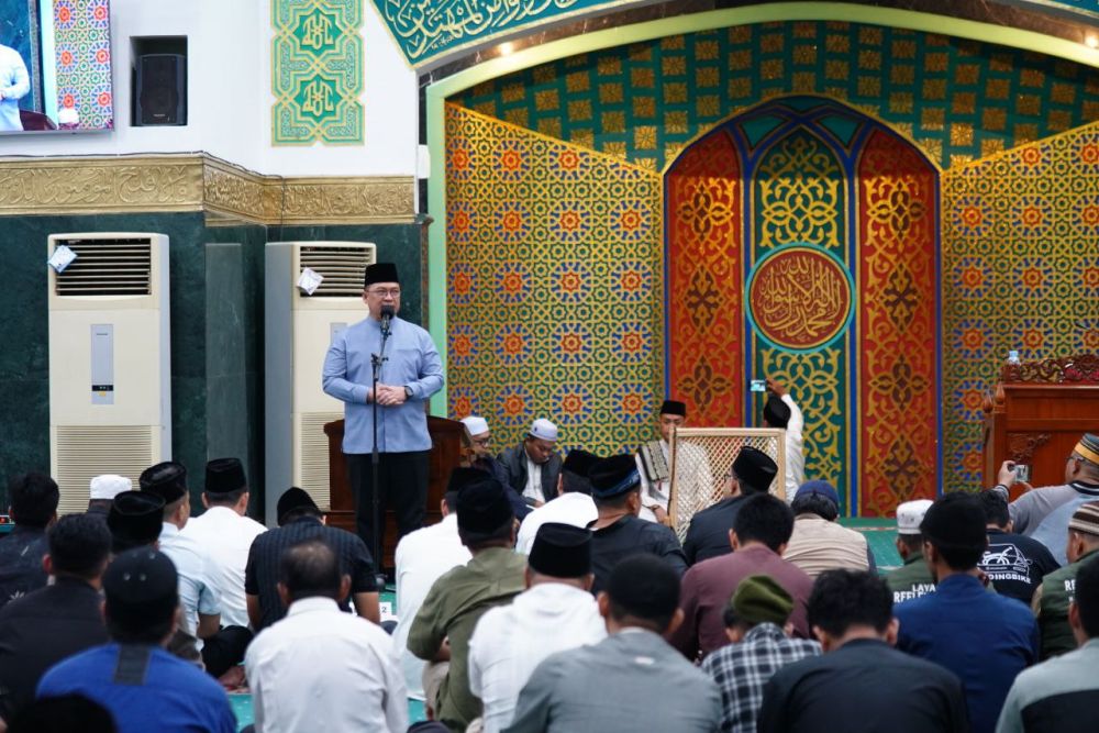 Tarawih Perdana Riau, Sekda Hadir di Masjid An-Nur Pekanbaru