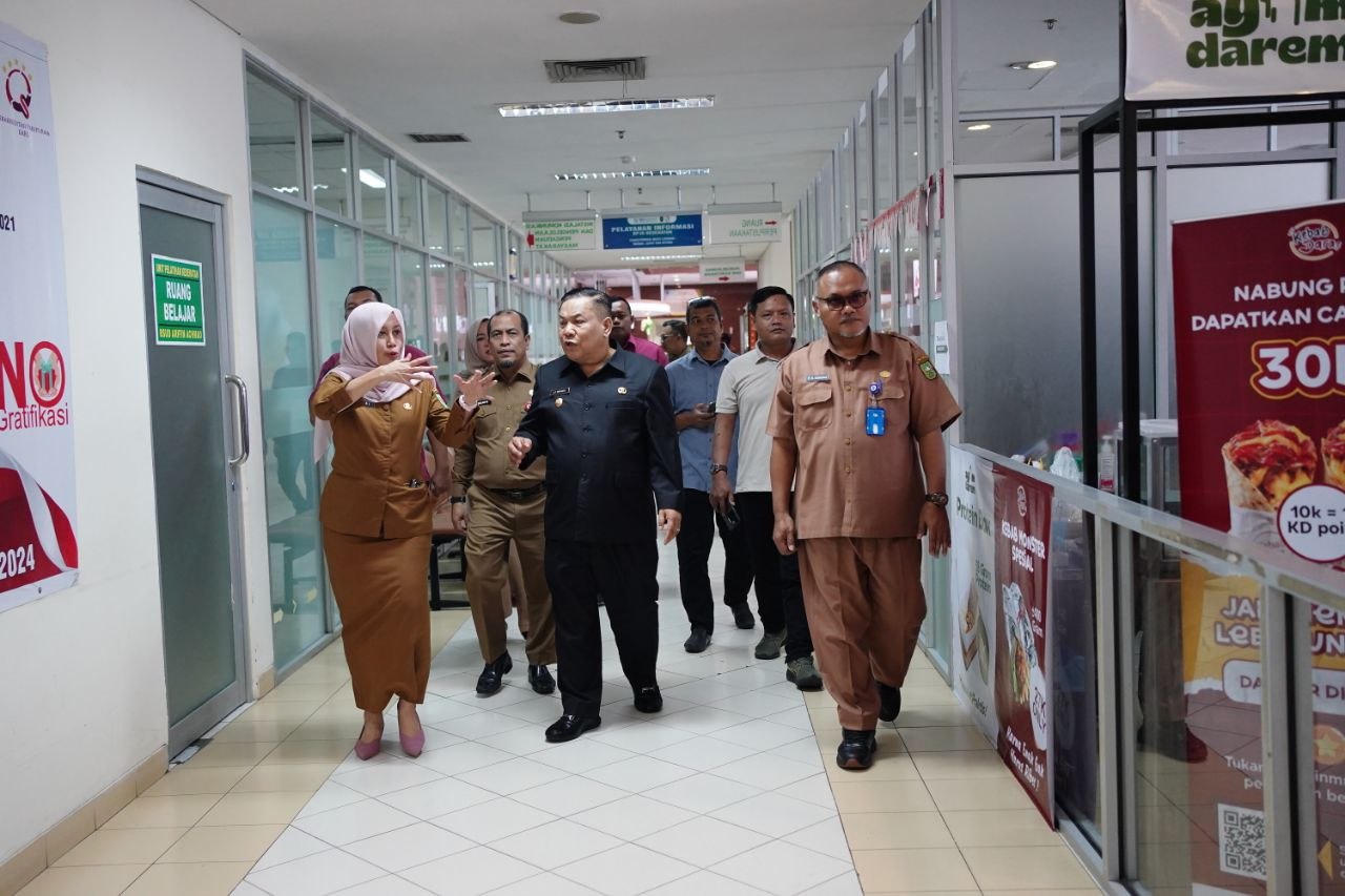 Tinjau RSUD Arifin Achmad, Plt Gubri SF Hariyanto Instruksikan Inovasi Pelayanan Berbasis Spesialisasi
