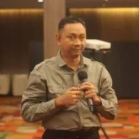 Dr-Dahlan-Tampubolon-SE-MSi