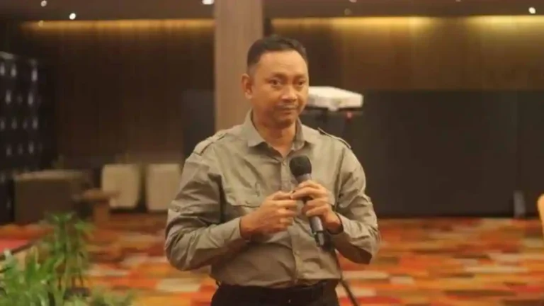 Dr-Dahlan-Tampubolon-SE-MSi