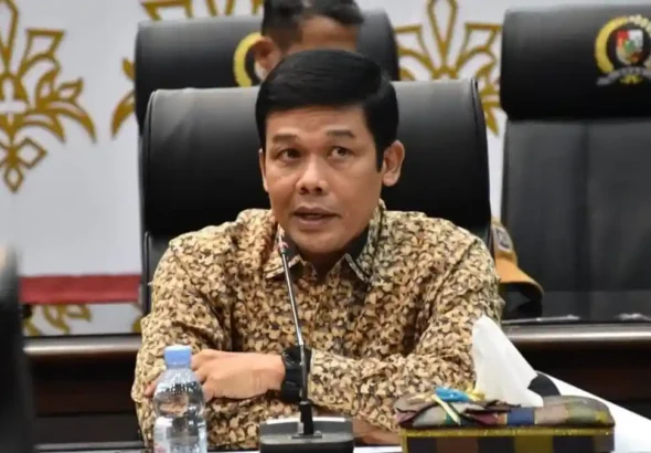 Ketua-Fraksi-Golkar-DPRD-Pekanbaru-Roni-Amriel-SH-MH-saat-menghadiri-rapat