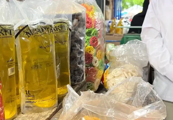 Minyakita-dipajang-pedagang-di-Pasar-Pagi-Arengka-Kota-Pekanbaru