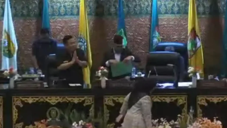 SF-Haryanto-Sebut-MBG-Sebabkan-Rendahnya-Realisasi-Retribusi