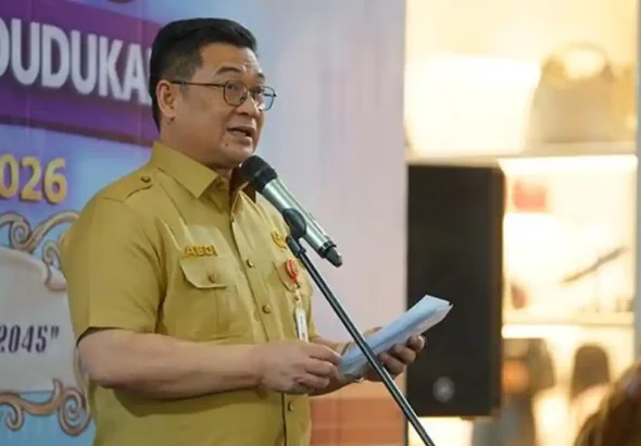 Sekdaprov-Riau-Syahrial-Abdi-di-Kantor-Gubernur-Riau (1)