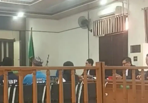 Terdakwa-kasus-korupsi-KUR-bacakan-esepsi