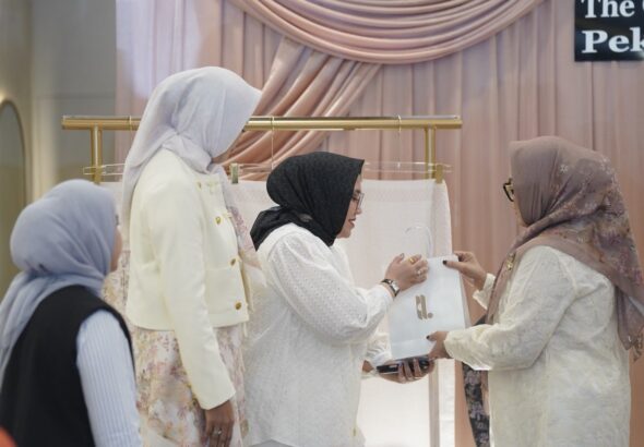 1785112832